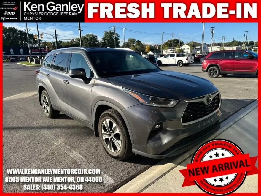 2021 Toyota Highlander XLE photo 1