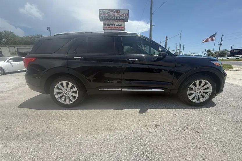 2020 Ford Explorer Limited photo 1
