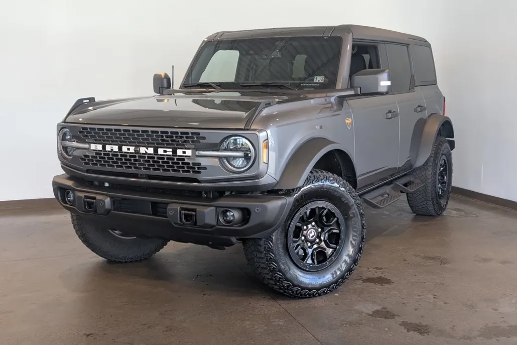 2023 Ford Bronco Badlands photo 1