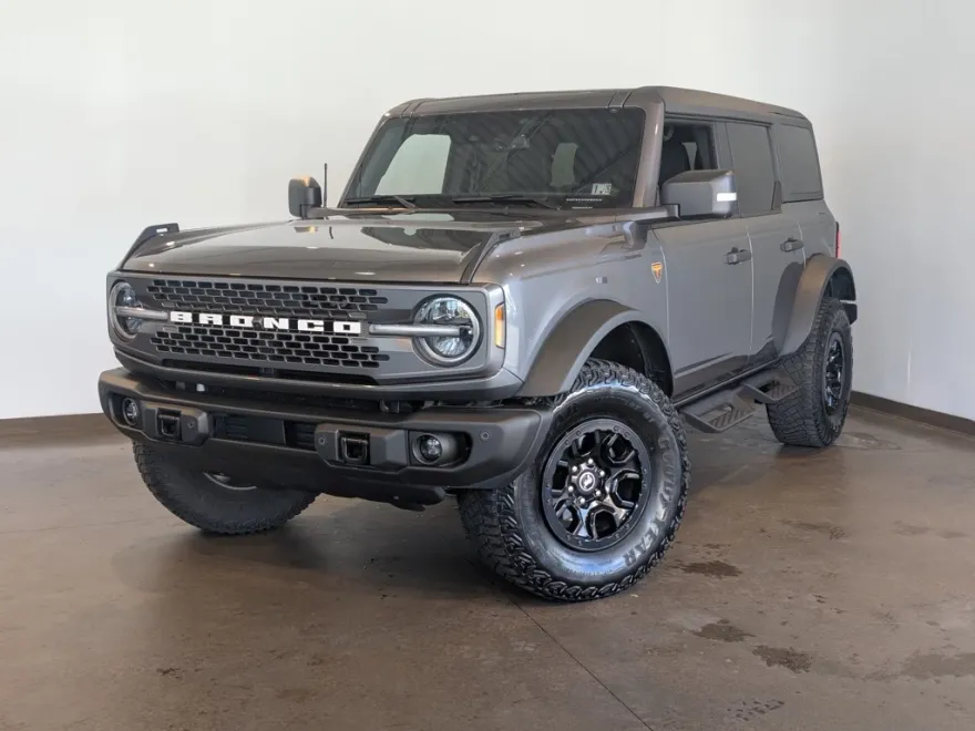2023 Ford Bronco Badlands photo 1