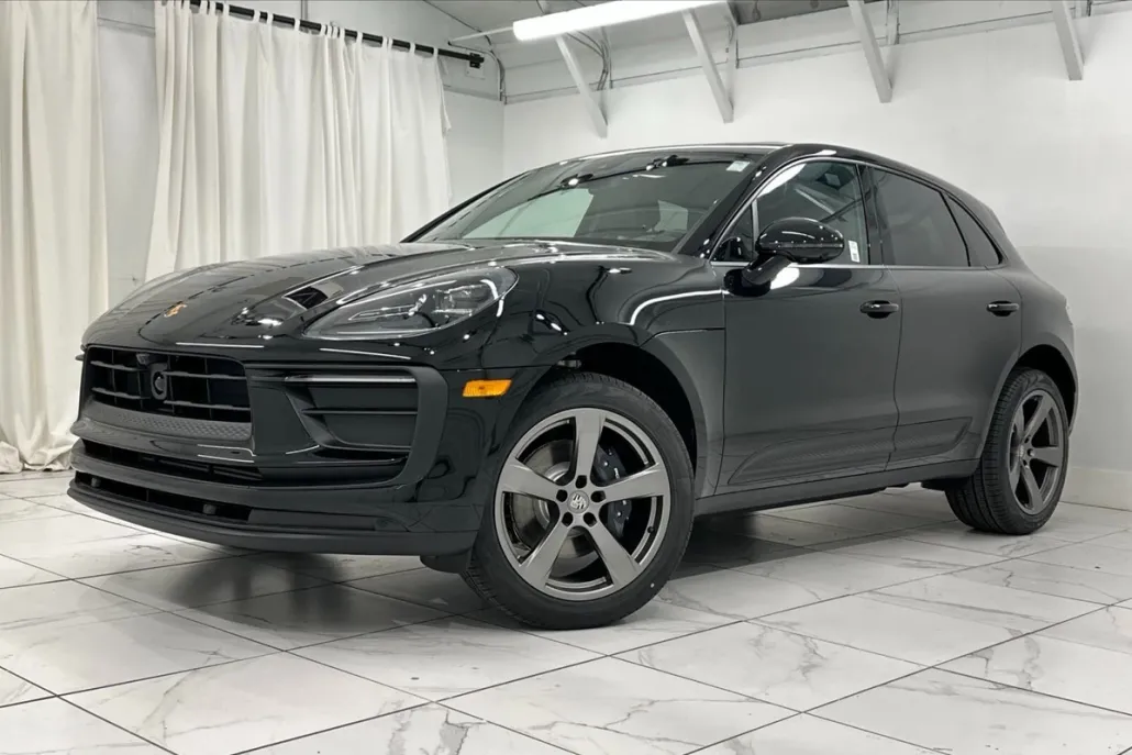2025 Porsche Macan Base photo 1