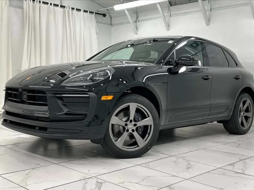 2025 Porsche Macan Base photo 1