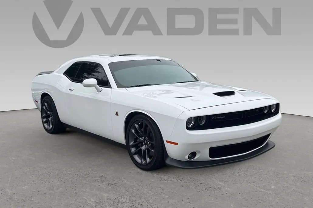 2023 Dodge Challenger R/T Scat Pack photo 1