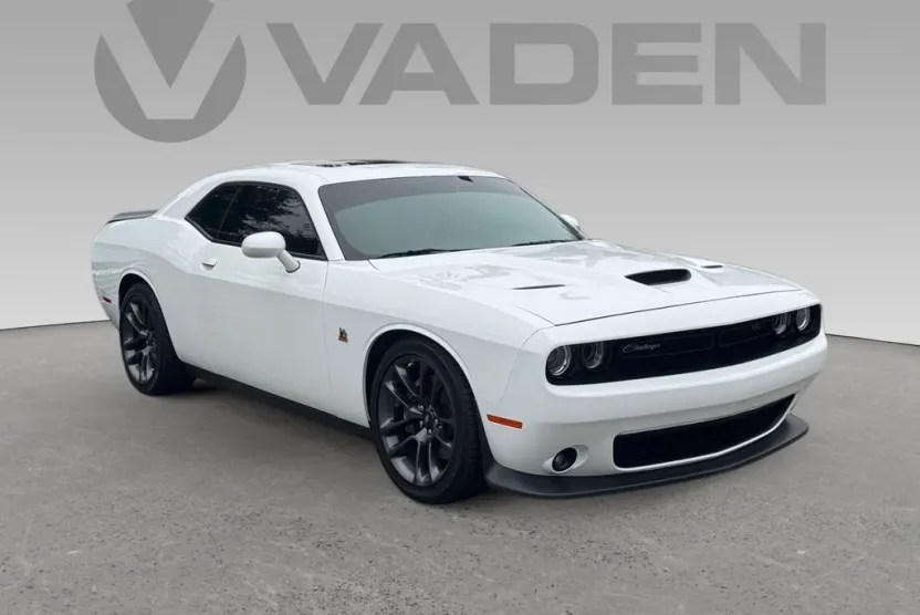 2023 Dodge Challenger R/T Scat Pack photo 1