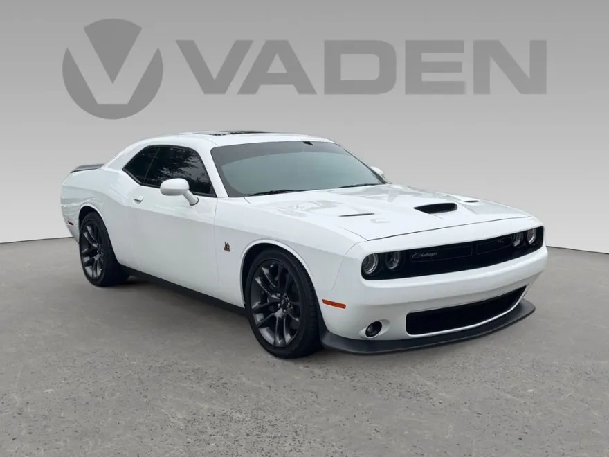 2023 Dodge Challenger R/T Scat Pack photo 1