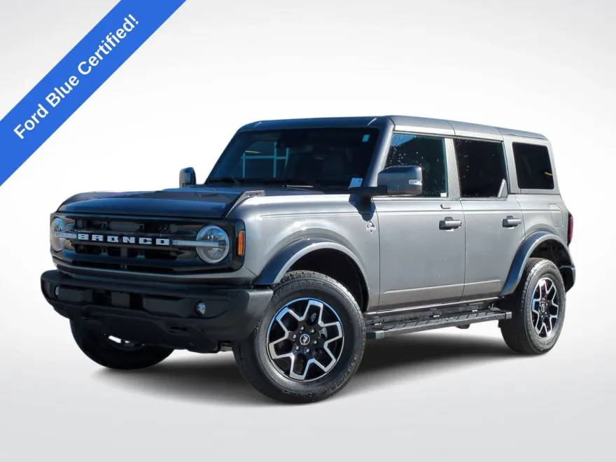 2022 Ford Bronco Outer Banks photo 1