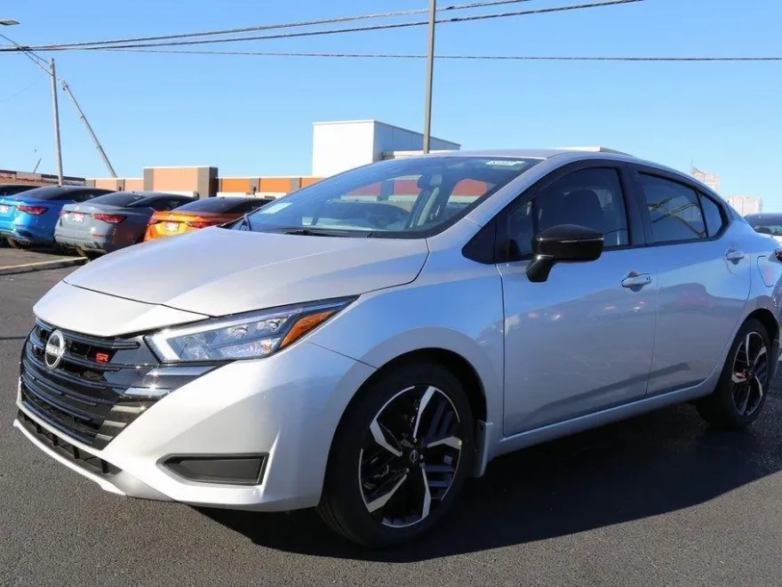 2025 Nissan Versa SR photo 1