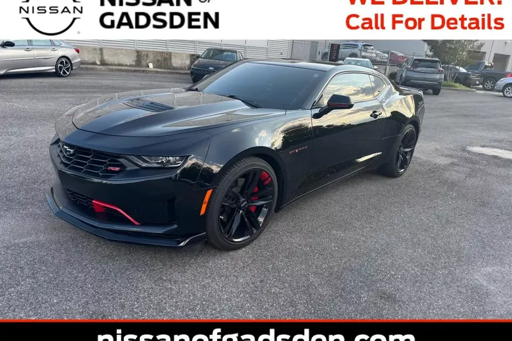 2022 Chevrolet Camaro LT1 photo 1