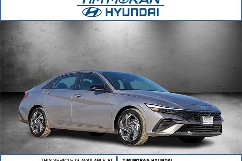 2025 Hyundai Elantra SEL Sport photo 1