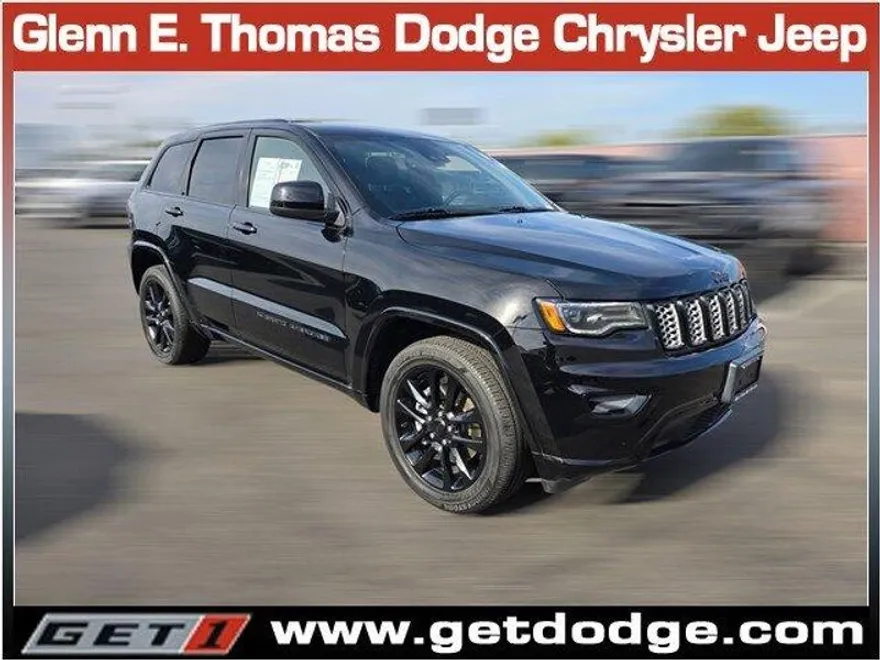 2022 Jeep Grand Cherokee Laredo X photo 1