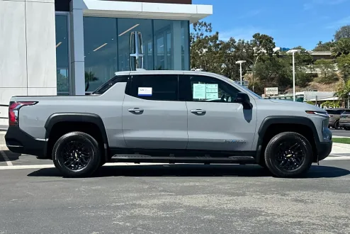 2025 Chevrolet Silverado EV LT photo 2