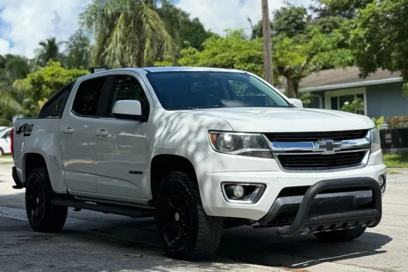 2017 Chevrolet Colorado LT photo 1