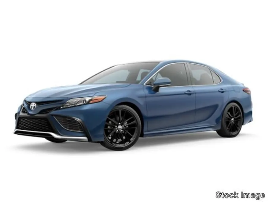 2022 Toyota Camry Hybrid XSE photo 1