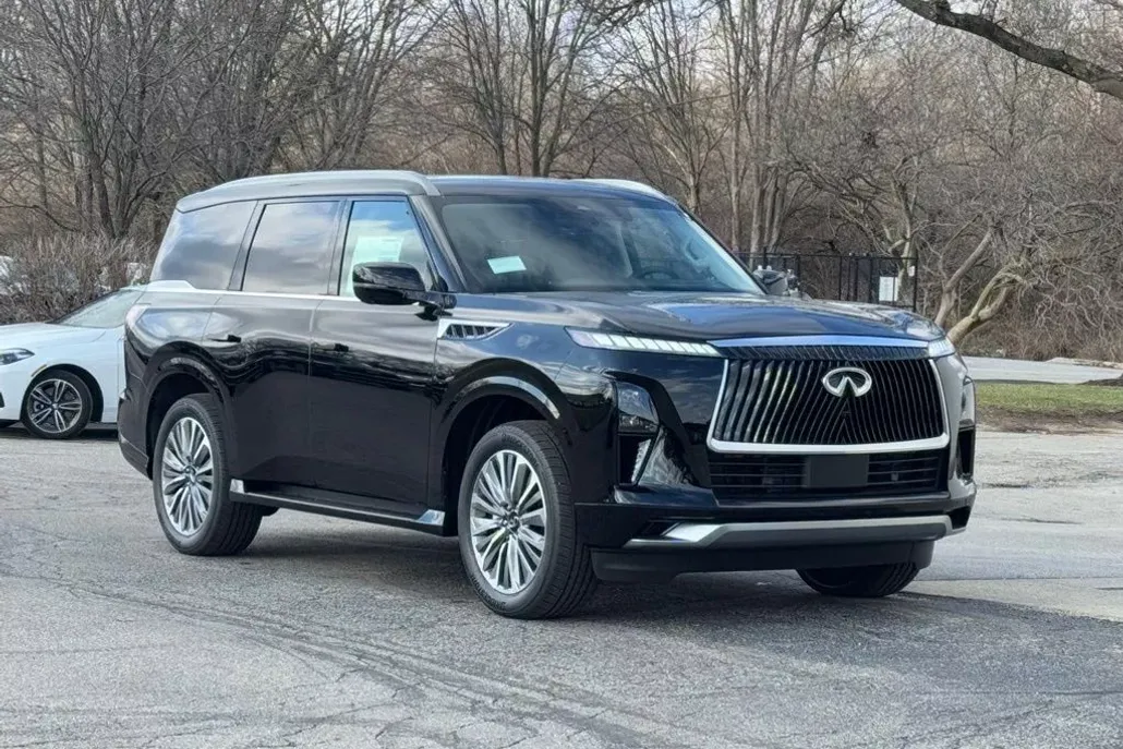 2025 Infiniti QX80 Luxe photo 1