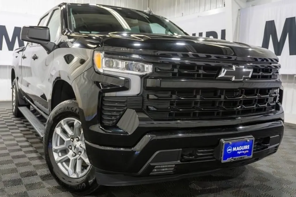 2024 Chevrolet Silverado 1500 RST photo 1