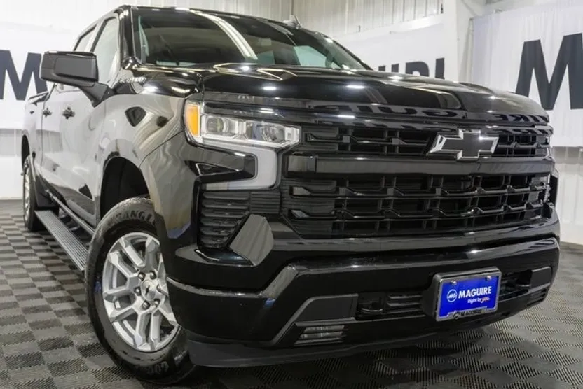 2024 Chevrolet Silverado 1500 RST photo 1