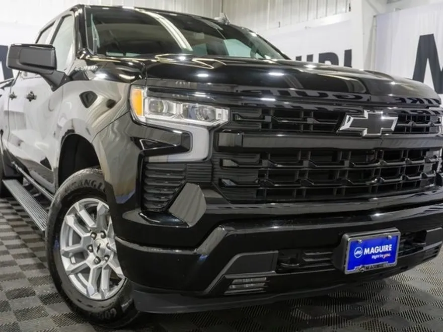 2024 Chevrolet Silverado 1500 RST photo 1