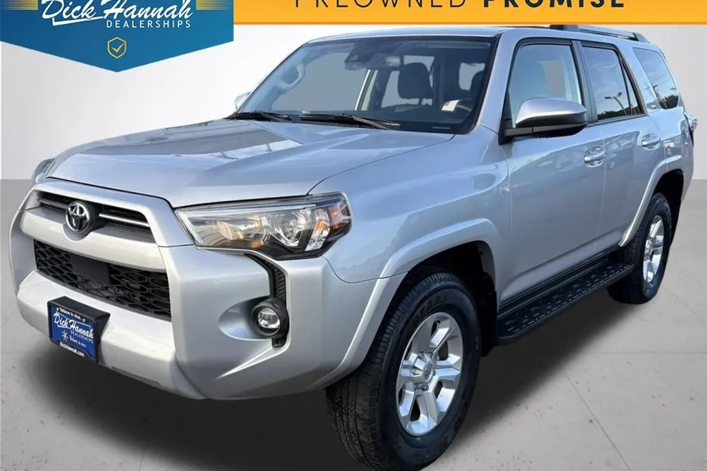 2021 Toyota 4Runner SR5 photo 1
