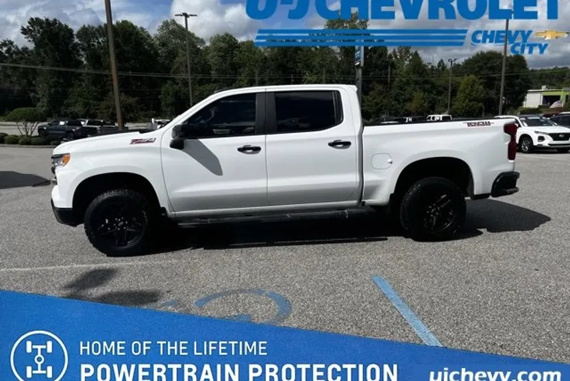 2023 Chevrolet Silverado Trail Boss LT photo 1