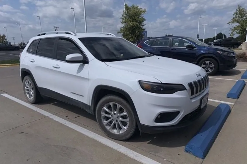 2019 Jeep Cherokee Latitude photo 1