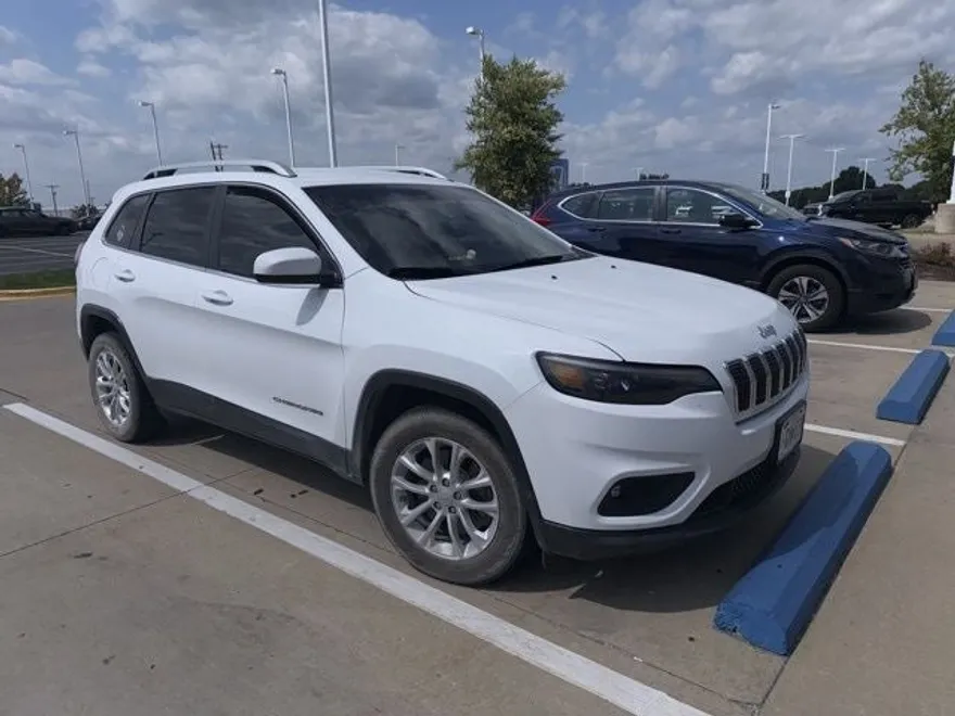 2019 Jeep Cherokee Latitude photo 1