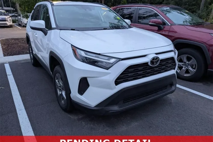 2024 Toyota RAV4 XLE photo 1