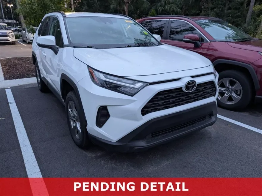 2024 Toyota RAV4 XLE photo 1