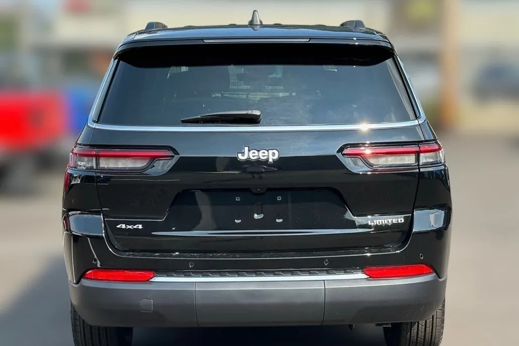 2025 Jeep Grand Cherokee Limited photo 1