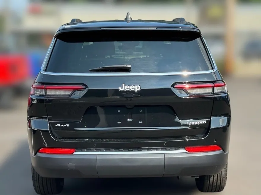 2025 Jeep Grand Cherokee Limited photo 1