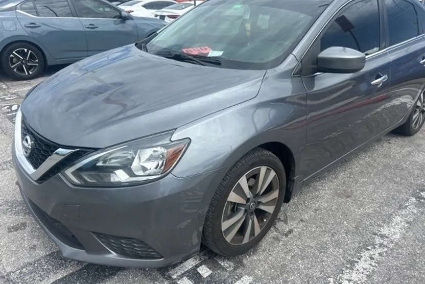 2019 Nissan Sentra SV photo 1
