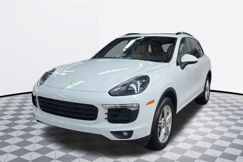 2018 Porsche Cayenne S photo 1