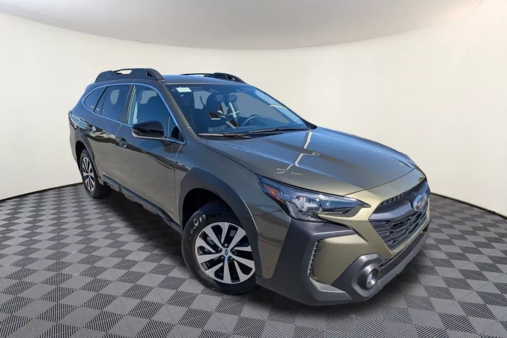 2025 Subaru Outback Premium photo 1