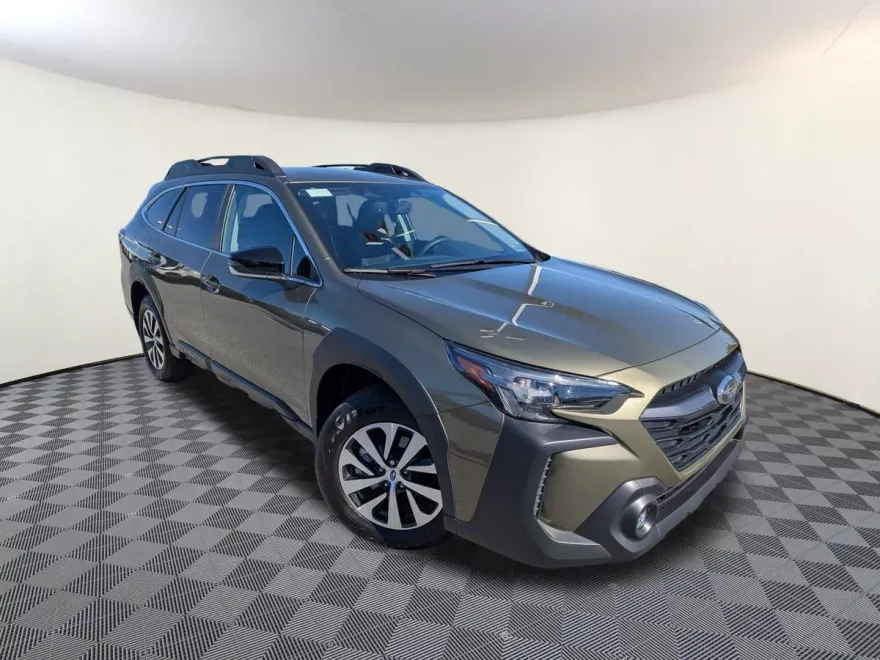 2025 Subaru Outback Premium photo 1