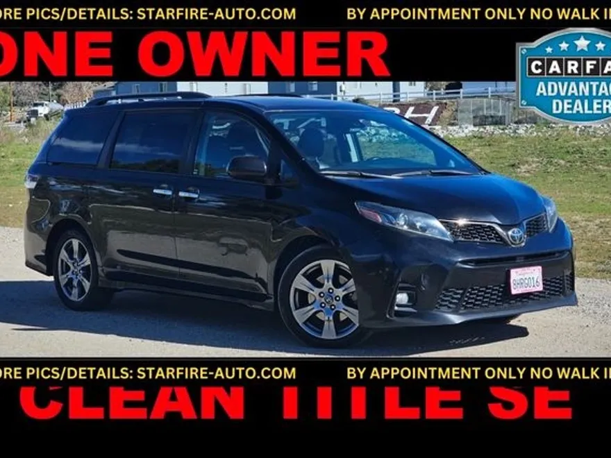 2018 Toyota Sienna SE photo 1