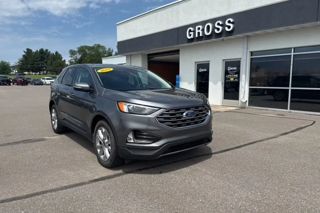 2022 Ford Edge Titanium photo 1