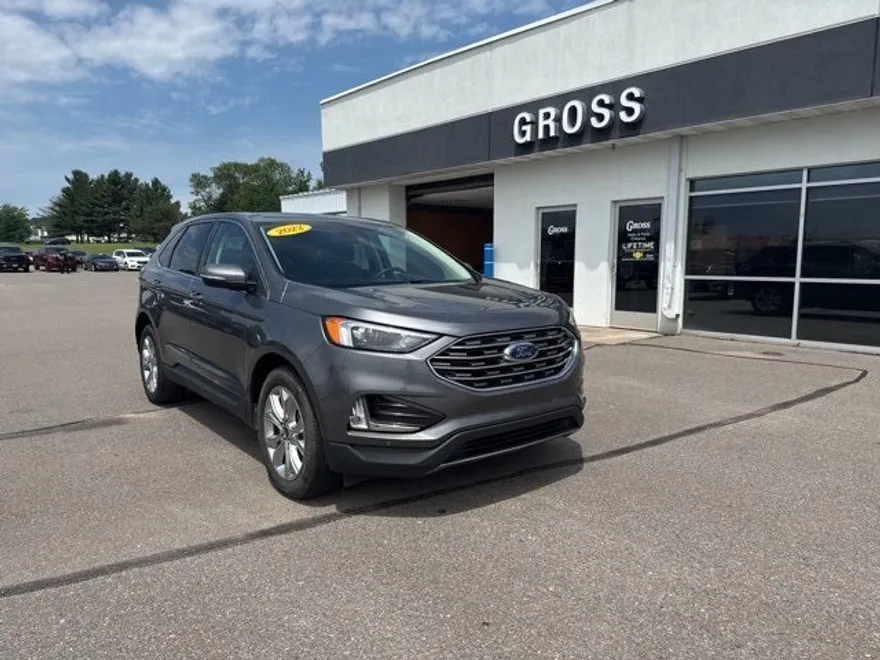 2022 Ford Edge Titanium photo 1