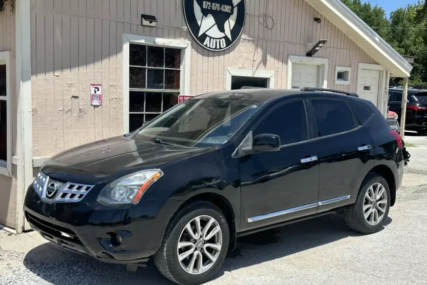 2014 Nissan Rogue S photo 1
