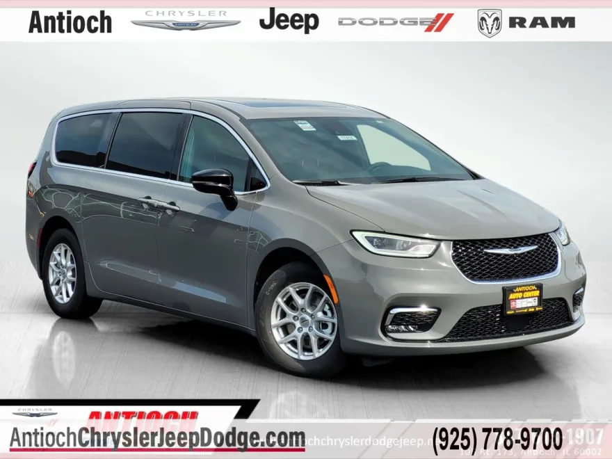 2025 Chrysler Pacifica photo 1