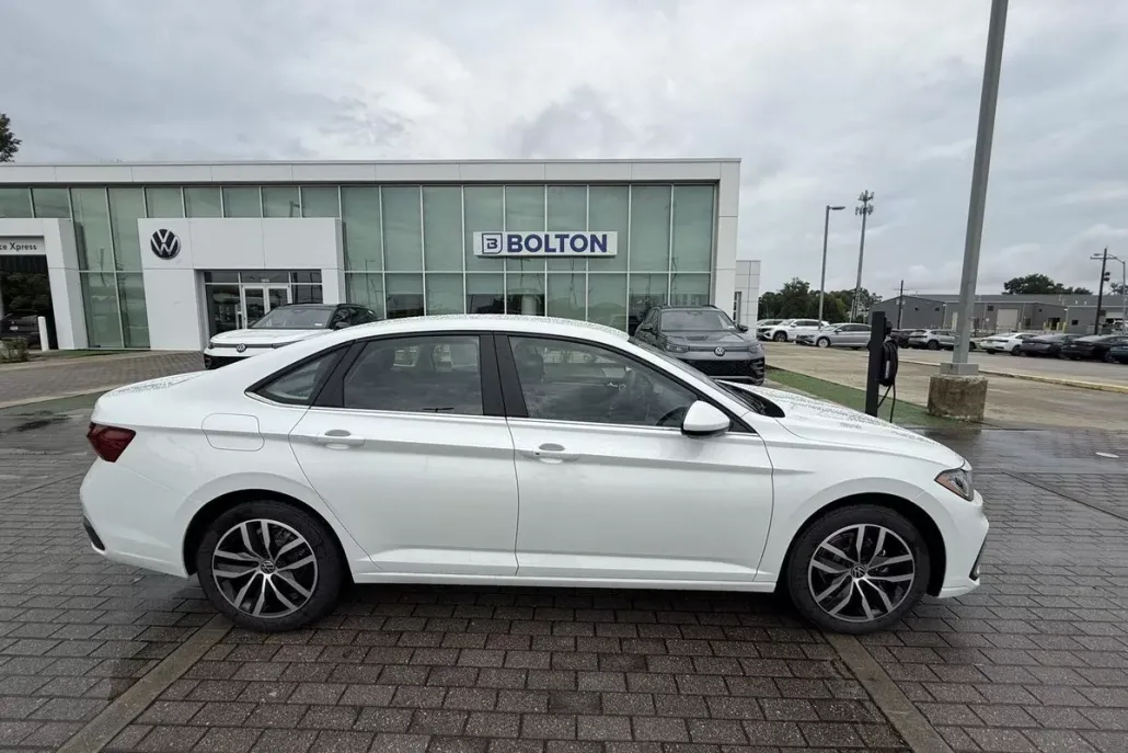 2025 Volkswagen Jetta 1.5T SE photo 1