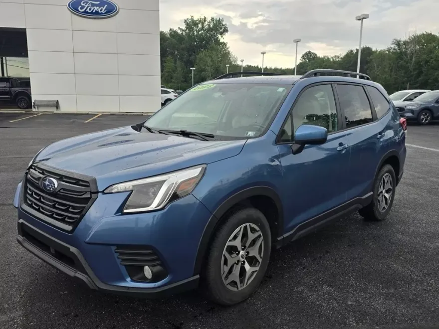 2022 Subaru Forester Premium photo 1