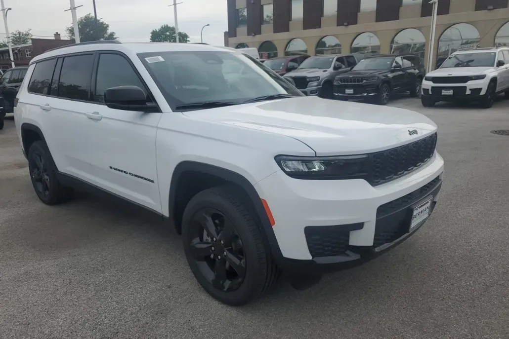 2025 Jeep Grand Cherokee Altitude X photo 1