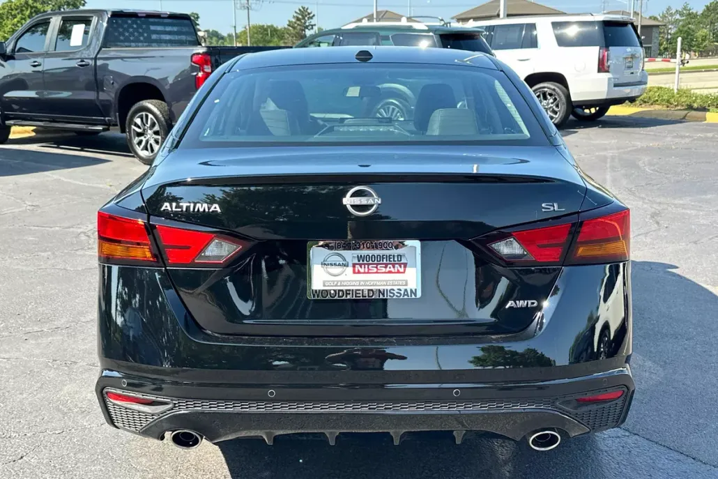 2025 Nissan Altima SL photo 1