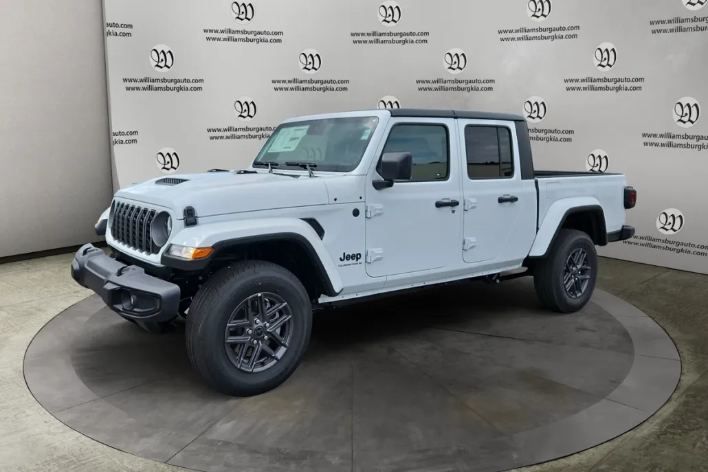 2025 Jeep Gladiator Sport S photo 1