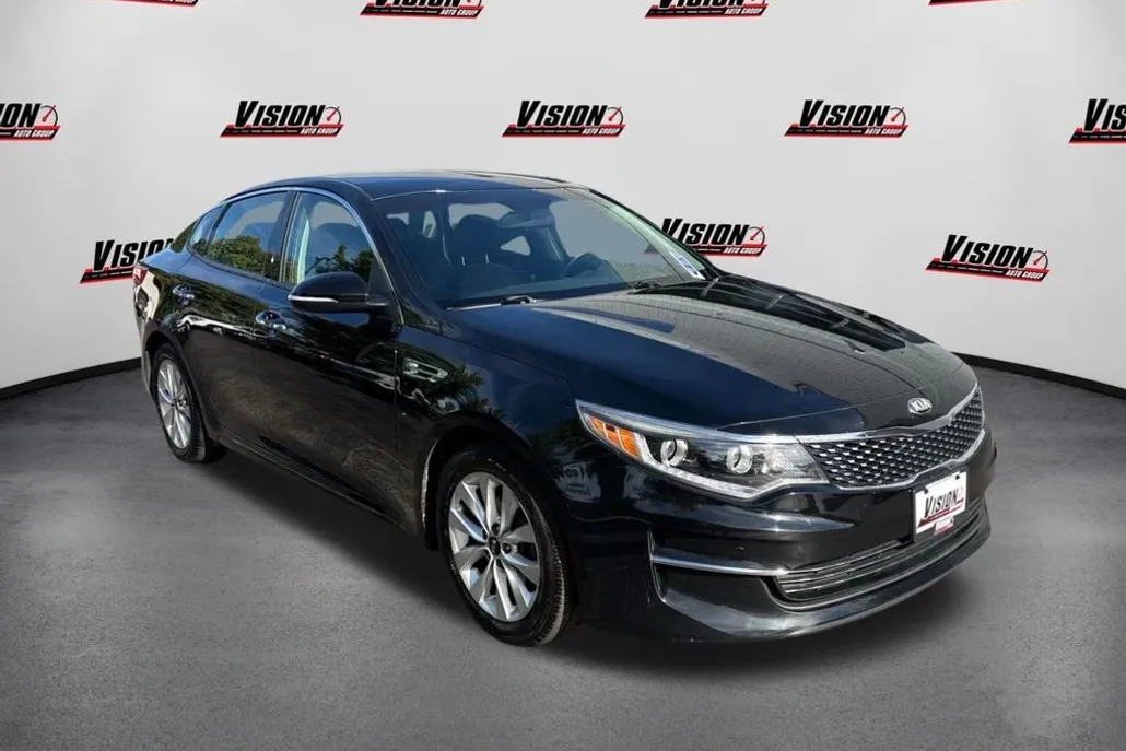 2016 Kia Optima EX photo 1