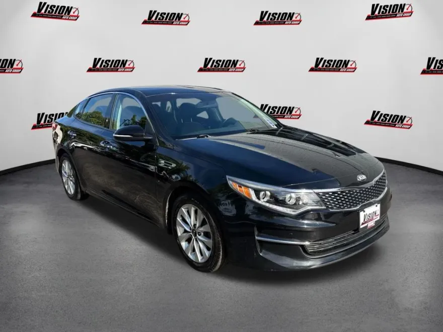 2016 Kia Optima EX photo 1