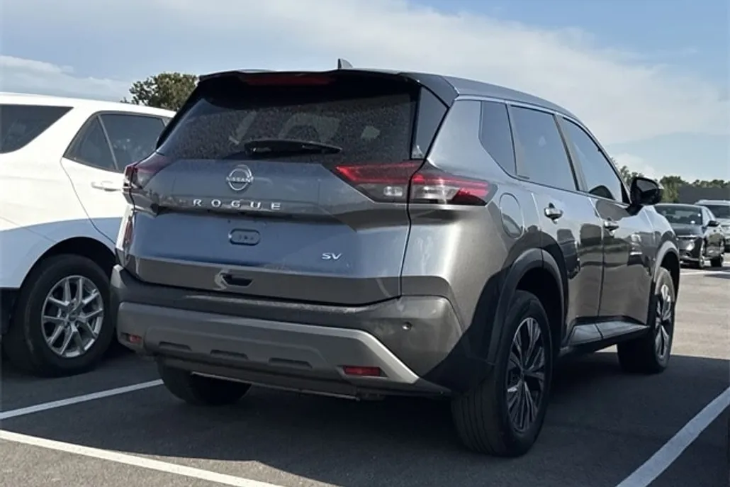 2023 Nissan Rogue SV photo 1
