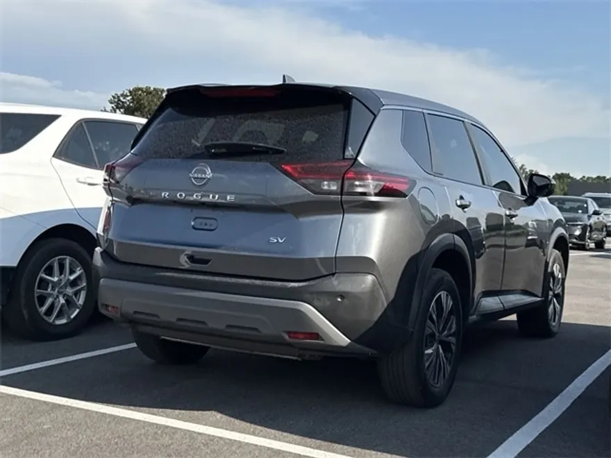 2023 Nissan Rogue SV photo 1