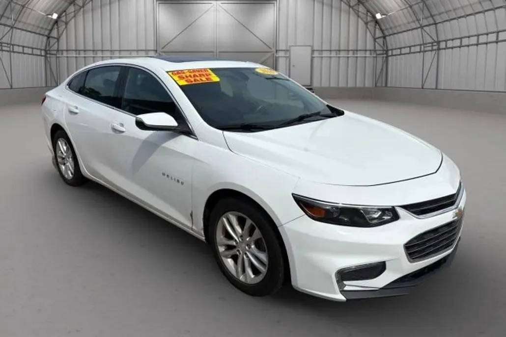 2016 Chevrolet Malibu 1LT photo 1