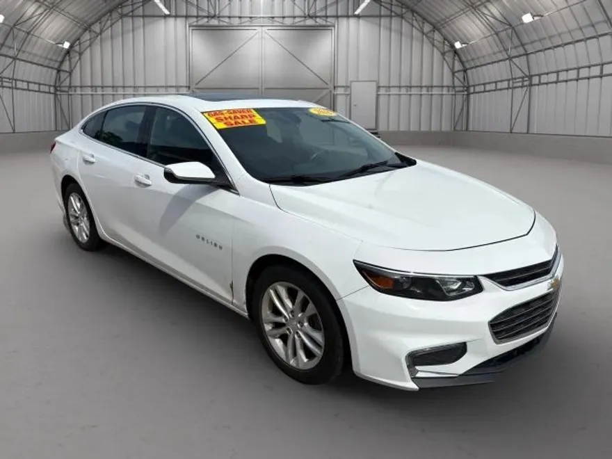 2016 Chevrolet Malibu 1LT photo 1