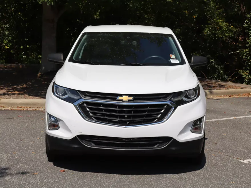 2020 Chevrolet Equinox LS photo 1
